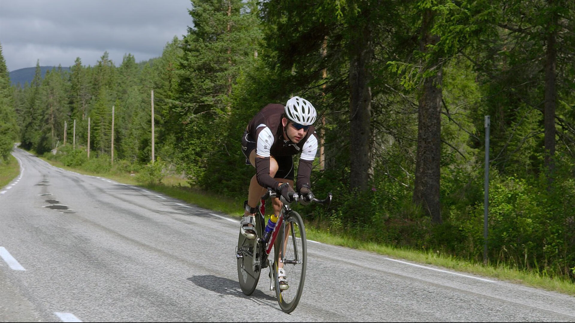 自由泳中距离吉尔吉斯斯坦节奏把控良好,自由泳之王